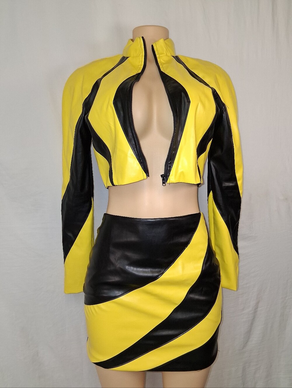 Fashion Nova Yellow & Black Colorblock Mini Skirt - Picture 17 of 17